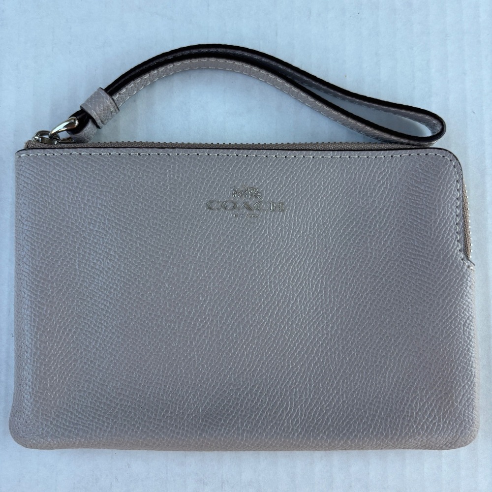 Coach Corner Zip Wristlet in Crossgrain Leather Taupe Silver Tone Hardware
